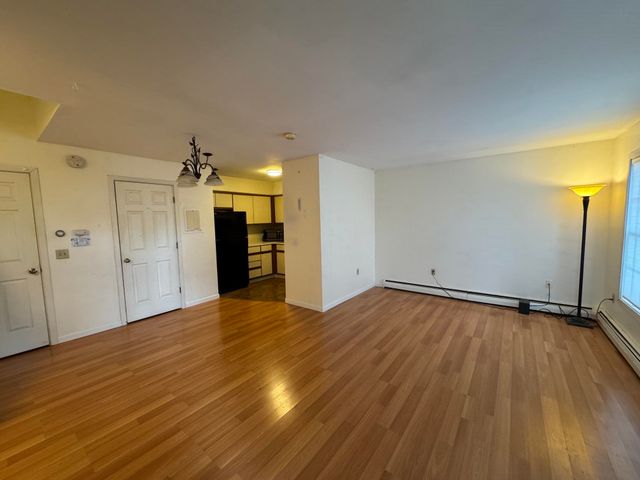 432 South St Apt C10, Bennington, VT 05201