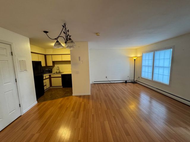432 South St Apt C10, Bennington, VT 05201