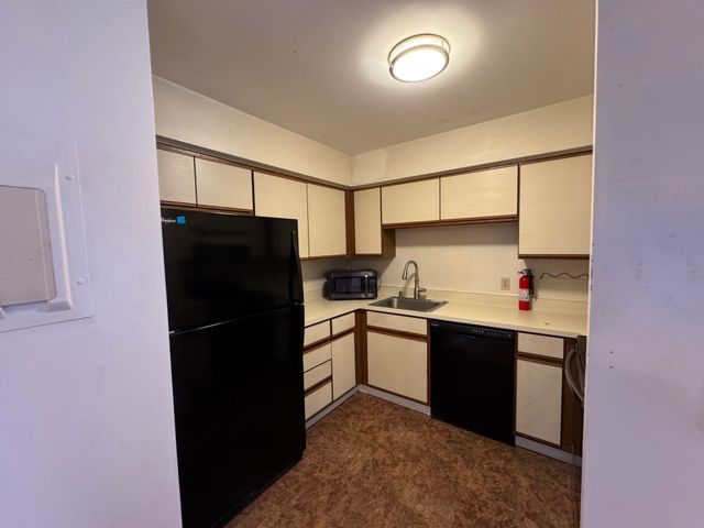 432 South St Apt C10, Bennington, VT 05201