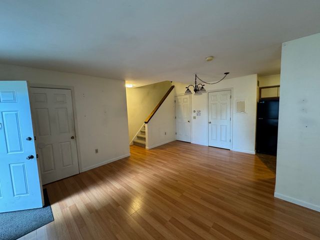 432 South St Apt C10, Bennington, VT 05201
