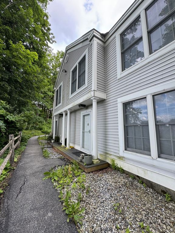 432 South St Apt C10, Bennington, VT 05201