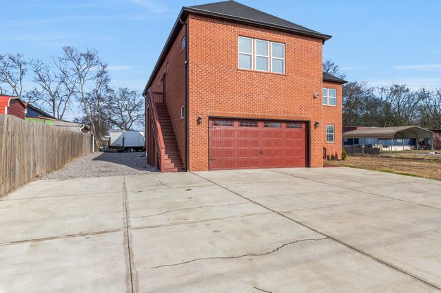 1503 Pearcy St, La Vergne, TN 37086