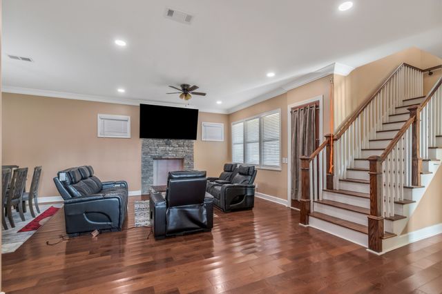 1503 Pearcy St, La Vergne, TN 37086