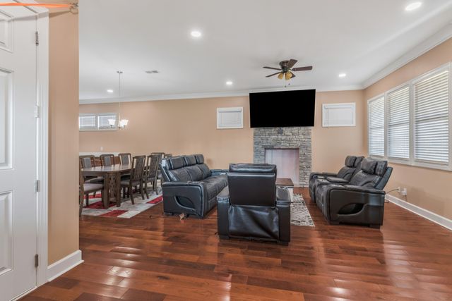 1503 Pearcy St, La Vergne, TN 37086