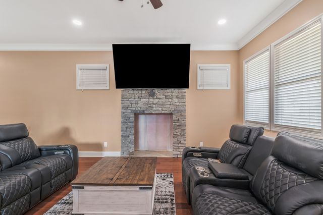 1503 Pearcy St, La Vergne, TN 37086