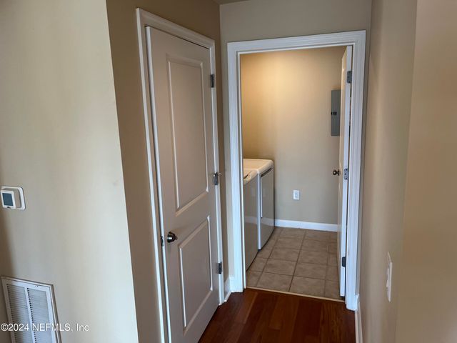 400 E BAY Street 402, Jacksonville, FL 32202