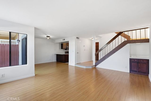 1000 E Windsor Road 9, Glendale, CA 91205