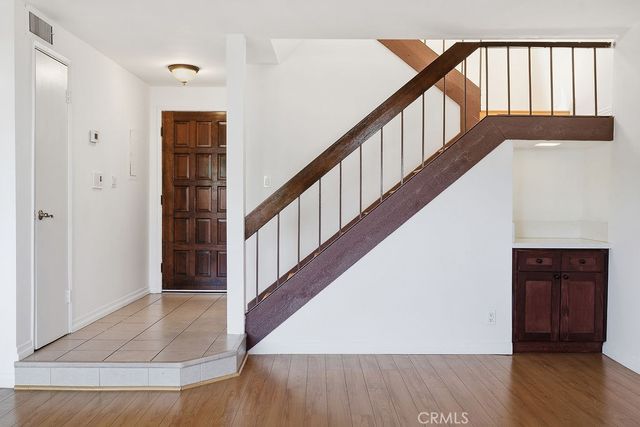 1000 E Windsor Road 9, Glendale, CA 91205