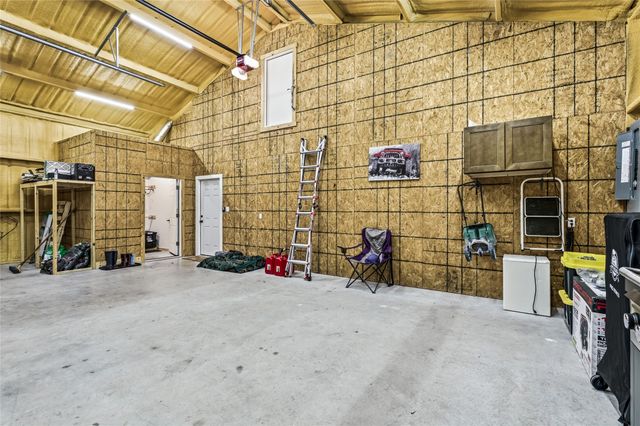 435 County Road 4875, Celeste, TX 75423