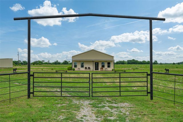 435 County Road 4875, Celeste, TX 75423