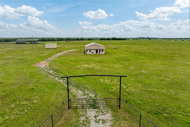 435 County Road 4875, Celeste, TX 75423