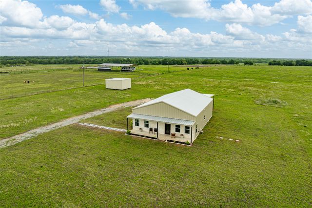435 County Road 4875, Celeste, TX 75423