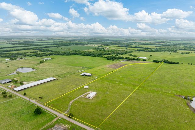 435 County Road 4875, Celeste, TX 75423