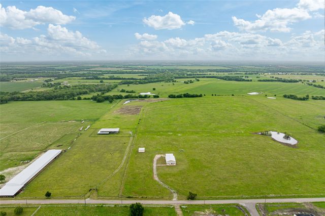 435 County Road 4875, Celeste, TX 75423