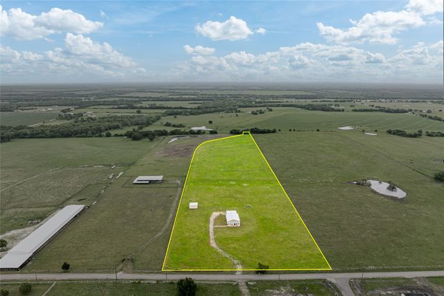 435 County Road 4875, Celeste, TX 75423