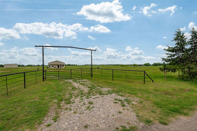 435 County Road 4875, Celeste, TX 75423