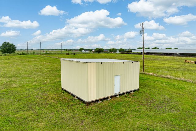 435 County Road 4875, Celeste, TX 75423