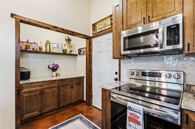 435 County Road 4875, Celeste, TX 75423