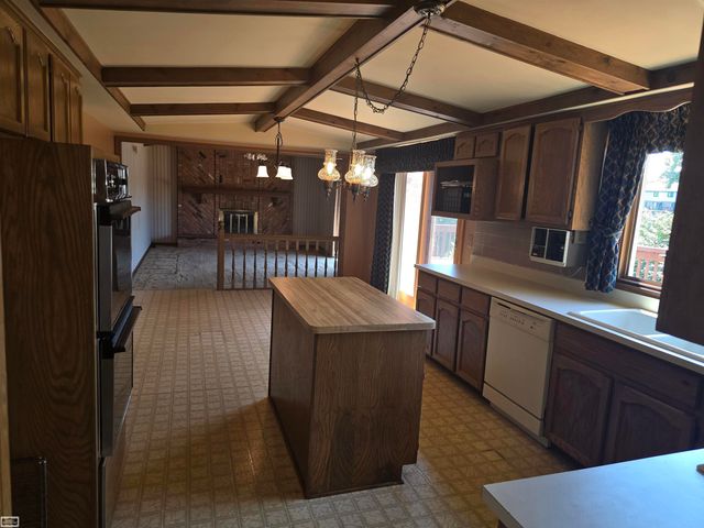46407 Houghton Dr. Drive, Shelby Twp, MI 48315
