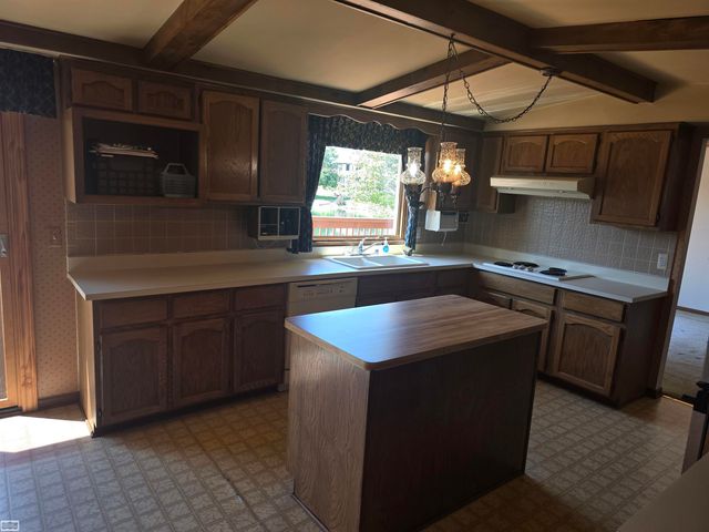 46407 Houghton Dr. Drive, Shelby Twp, MI 48315