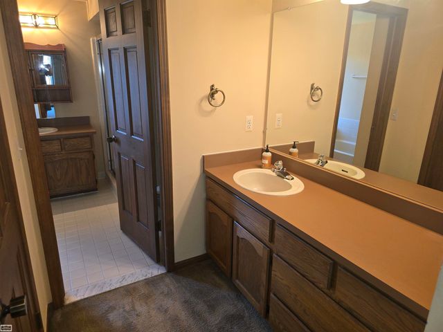 46407 Houghton Dr. Drive, Shelby Twp, MI 48315