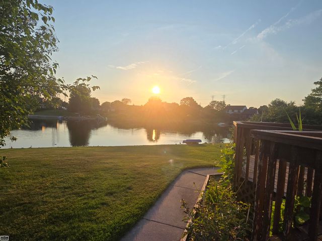 46407 Houghton Dr. Drive, Shelby Twp, MI 48315