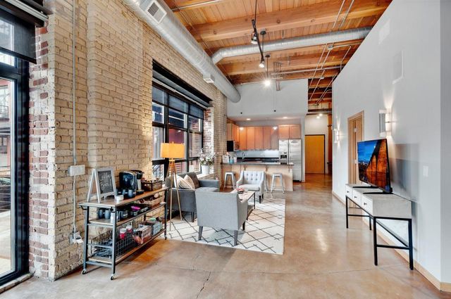 607 Washington Avenue S 101, Minneapolis, MN 55415