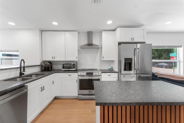 501 E CLUSTER AVENUE, Tampa, FL 33604