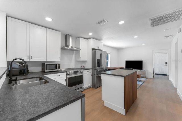 501 E CLUSTER AVENUE, Tampa, FL 33604