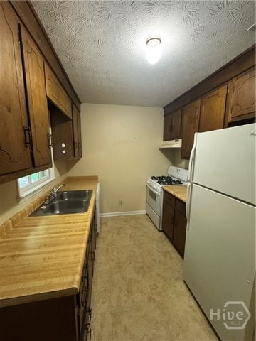 625 Epps Bridge, Athens, GA 30606