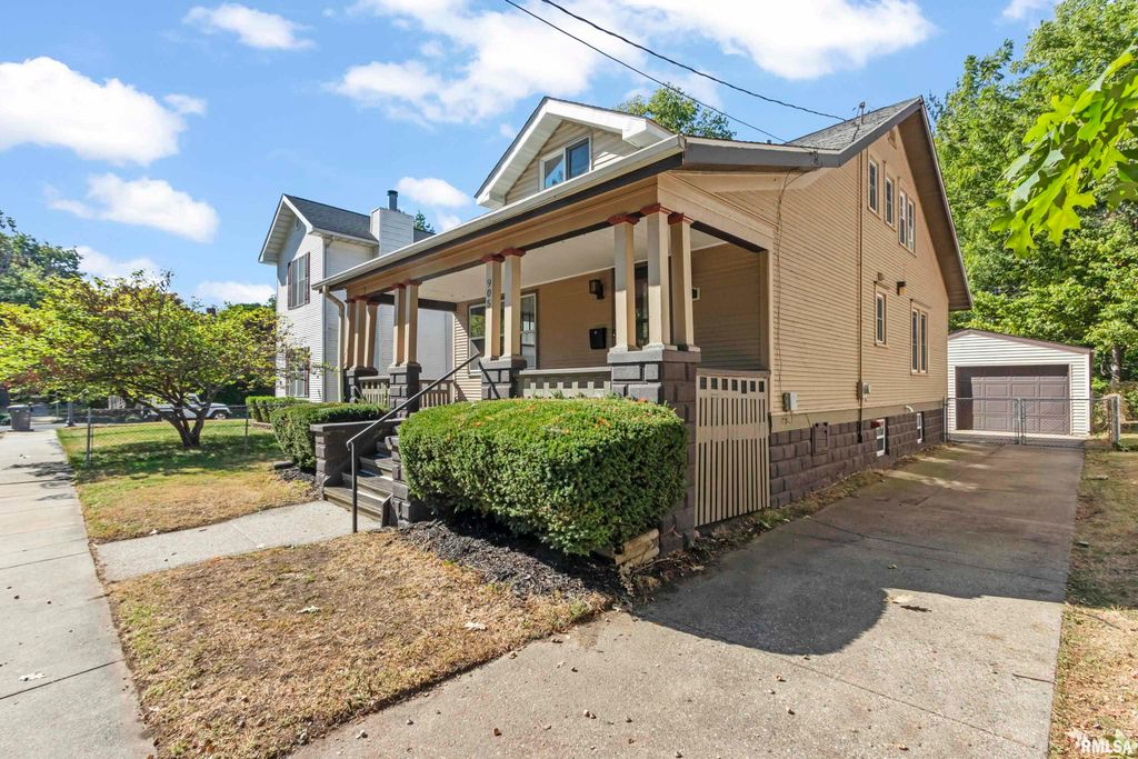 905 N ORANGE Street, Peoria, IL 61606