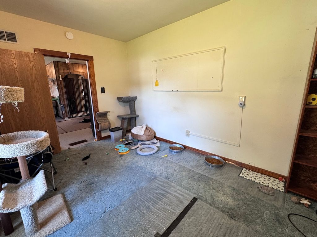 Image 11 of property listing at 104 E Poplar Street, Odin, IL 62870