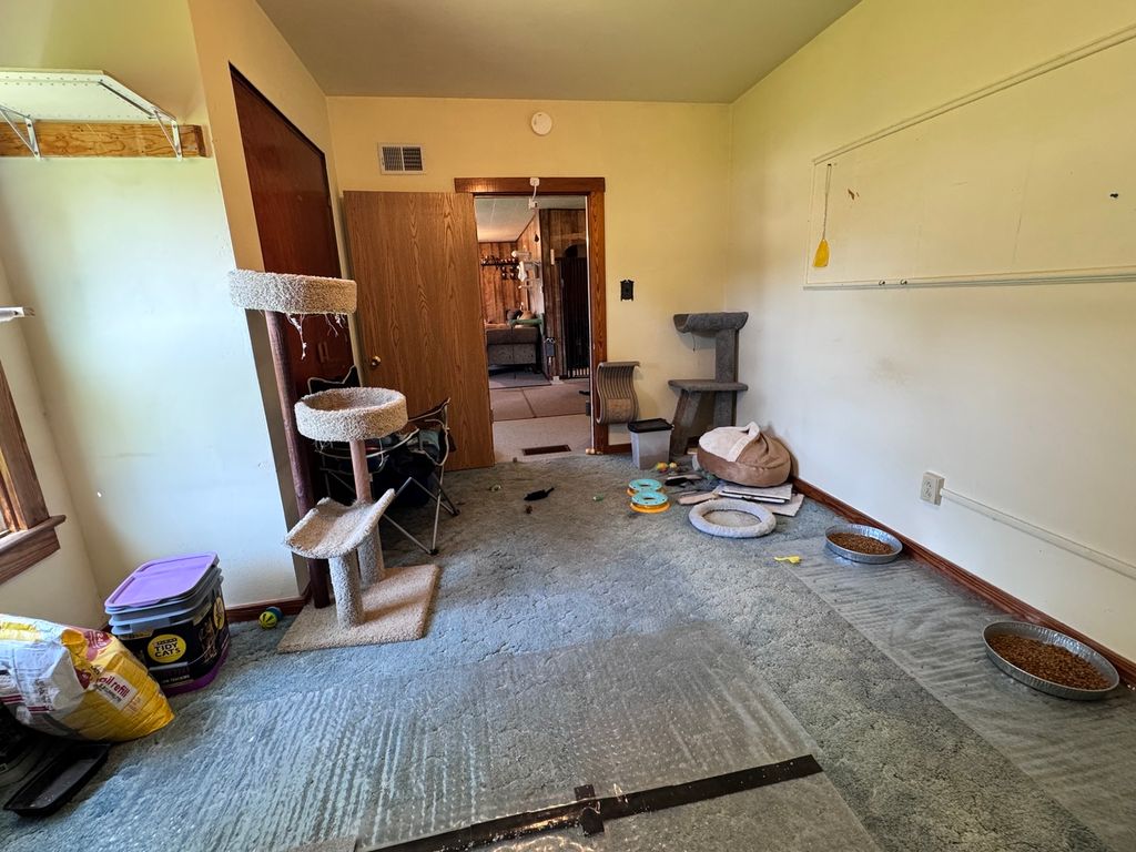 Image 12 of property listing at 104 E Poplar Street, Odin, IL 62870