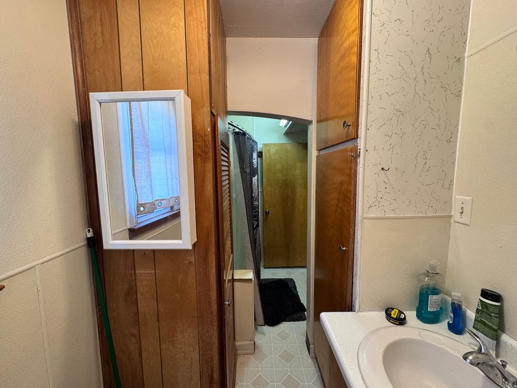 Image 17 of property listing at 104 E Poplar Street, Odin, IL 62870