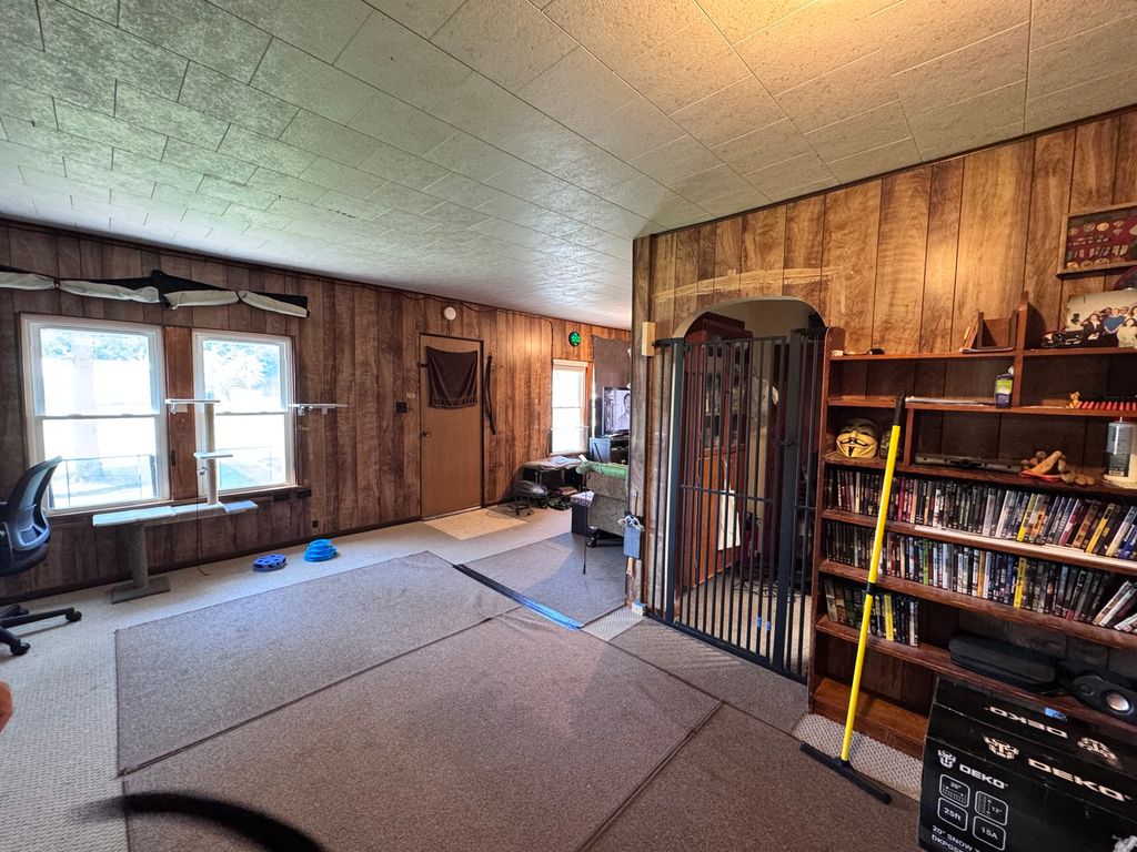 Image 19 of property listing at 104 E Poplar Street, Odin, IL 62870