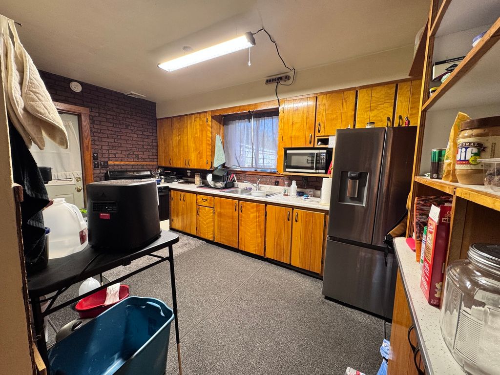 Image 20 of property listing at 104 E Poplar Street, Odin, IL 62870