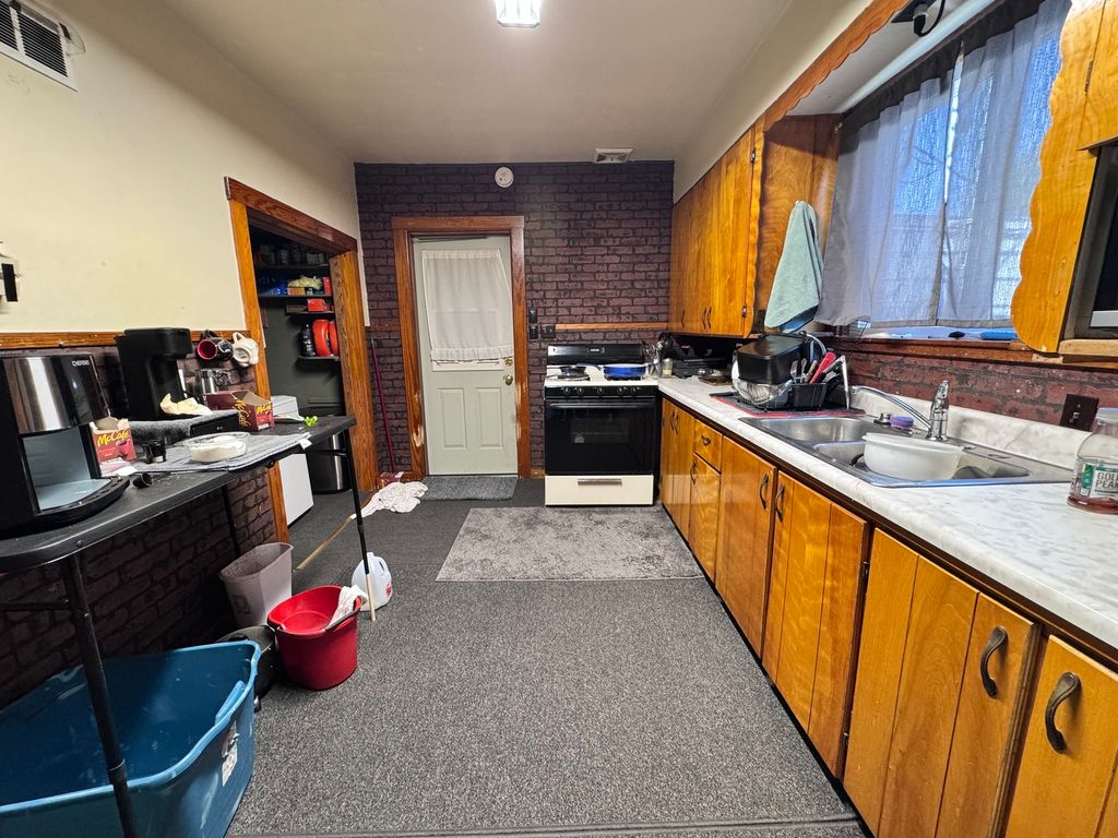 Image 21 of property listing at 104 E Poplar Street, Odin, IL 62870