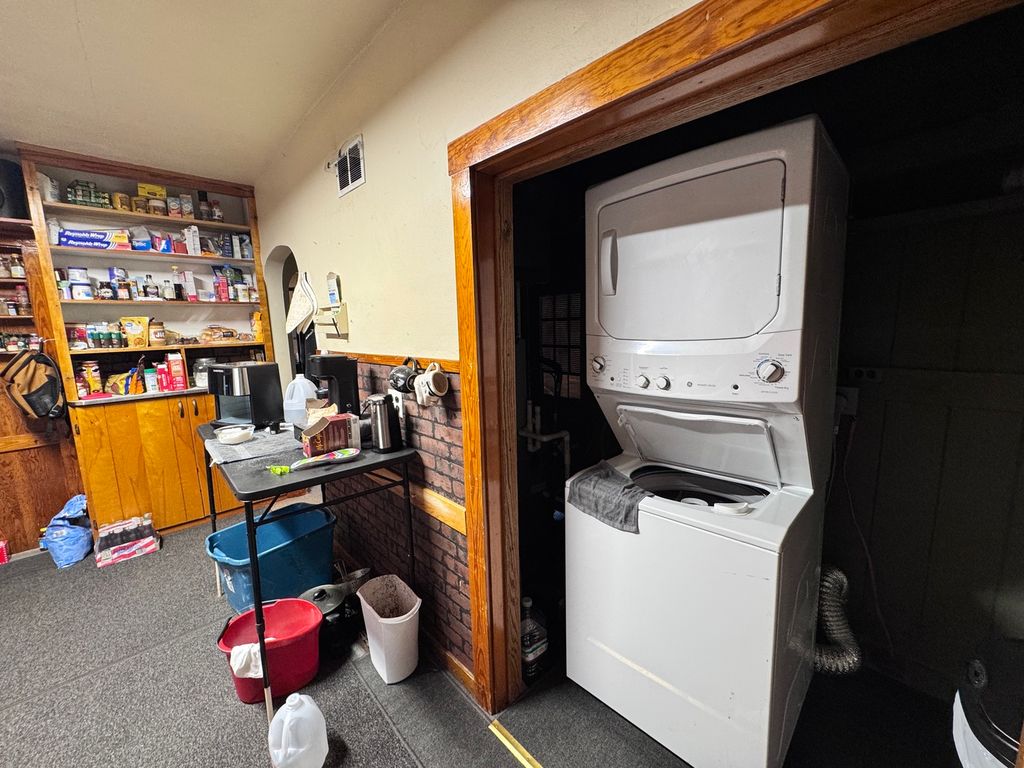 Image 23 of property listing at 104 E Poplar Street, Odin, IL 62870