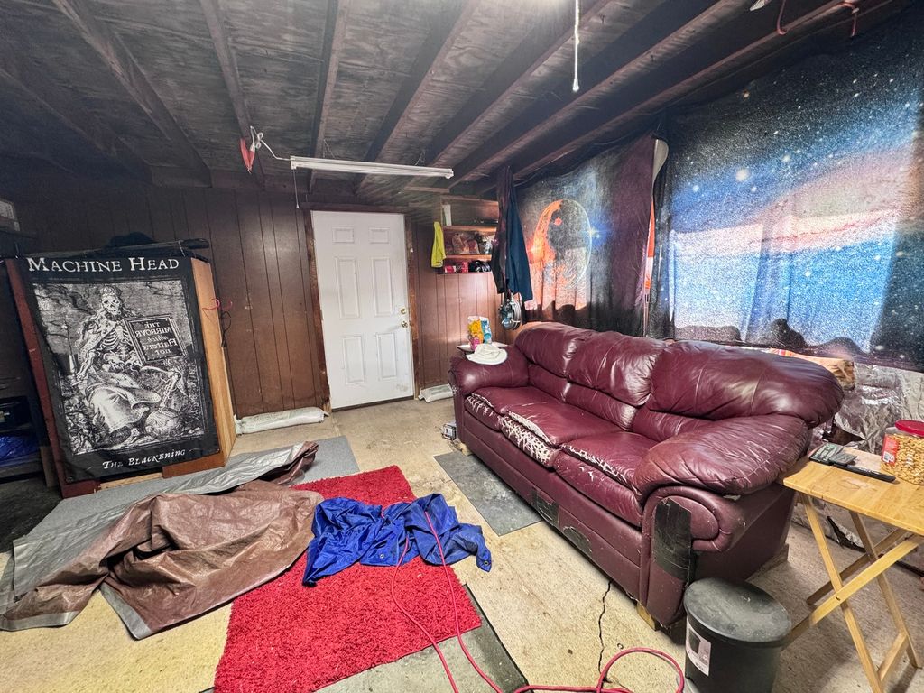 Image 26 of property listing at 104 E Poplar Street, Odin, IL 62870