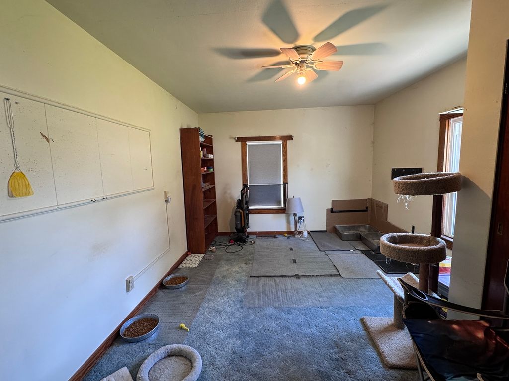 Image 10 of property listing at 104 E Poplar Street, Odin, IL 62870
