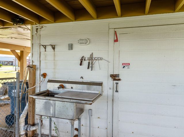 1938 County Road 201, Sargent, TX 77414