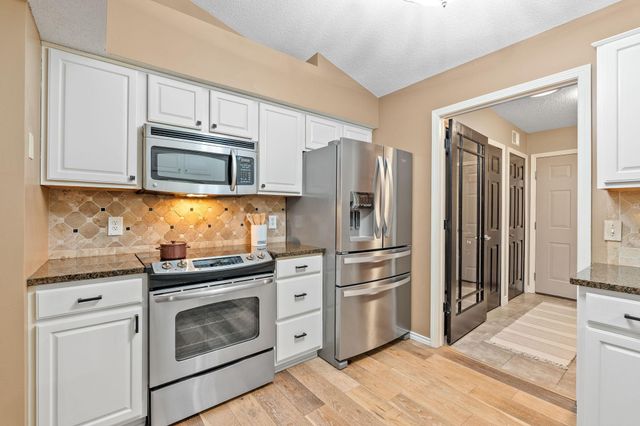 13134 Falcons Way, Savage, MN 55378