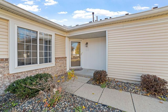 13134 Falcons Way, Savage, MN 55378