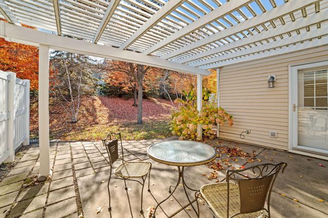 13134 Falcons Way, Savage, MN 55378