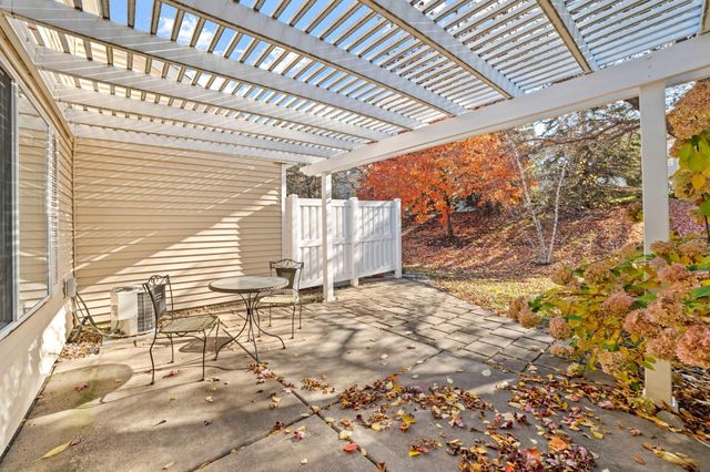 13134 Falcons Way, Savage, MN 55378