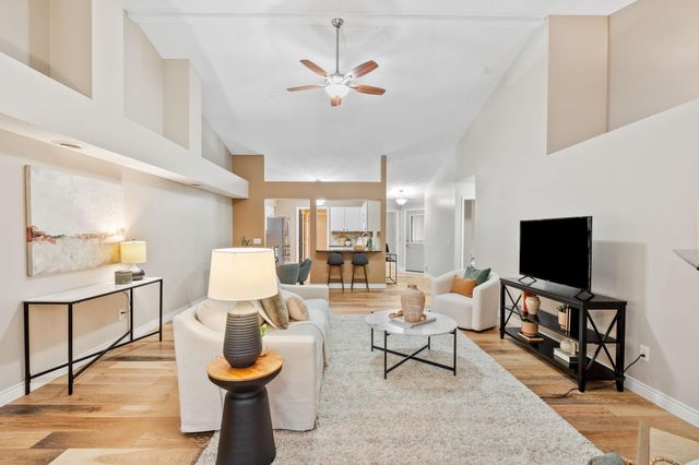 13134 Falcons Way, Savage, MN 55378