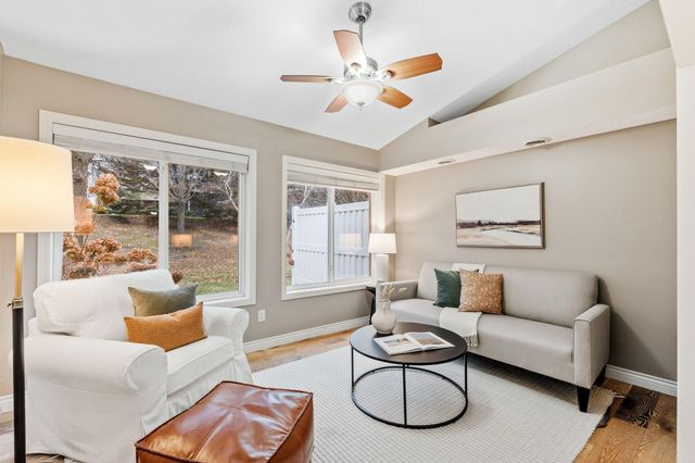 13134 Falcons Way, Savage, MN 55378