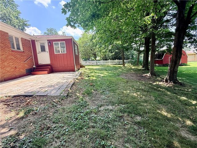 6230 Foxridge Drive, Boardman, OH 44512