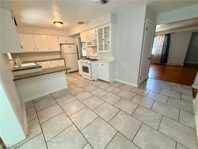 6230 Foxridge Drive, Boardman, OH 44512