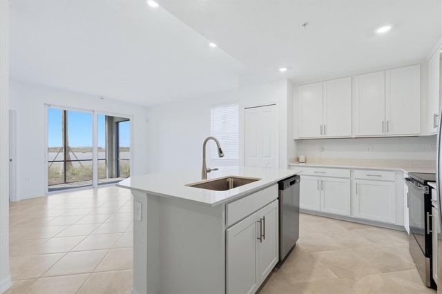 19140 SCALLOP LOOP 108, Lakewood Ranch, FL 34211